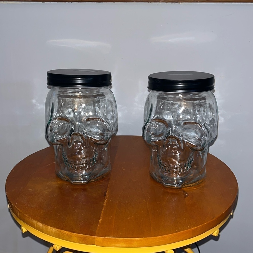 AMICI HOME CLEAR SPOOKY 7" SKULL HALLOWEEN DECOR CANDY CANISTER JAR W/LID